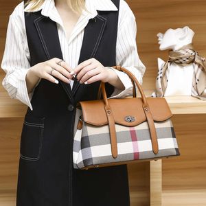 Nouveau fourre-tout en cuir véritable à carreaux à la mode sac carré haut de gamme pour femmes sens quotidien polyvalent une épaule petit sac à main ventes directes d'usine