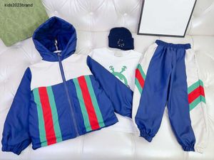 Nouveaux survêtements pour enfants hiver bébé quatre pièces ensemble taille 100-160 veste à capuche pull à col rond chapeau tricoté et pantalon de sport Oct20