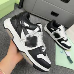 Nouvelles chaussures de sport tendance ow chaussures de père Arrow couple chaussures de sport blanc blanc décontracté vache de vache petites chaussures blanches version correcte de haute qualité