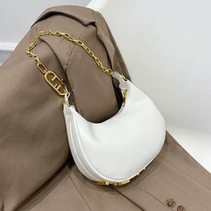 Nouveau sac de messager à la mode all-match chaîne en cuir mode grils petit sac à bandoulière sacs à poignet