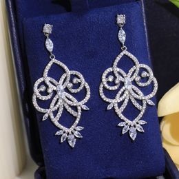 Nouveau style tendance et luxueux avec des boucles d'oreilles et des boucles d'oreilles longues et personnalisées S925 incrustées avec des boucles d'oreilles en or géométrique en zircon pour les femmes