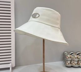 Nouveau chapeau de seau à la mode décontracté chapeau de seau à bord court croix brodé hommes et femmes Denim lavé en détresse chapeaux de soleil Simple