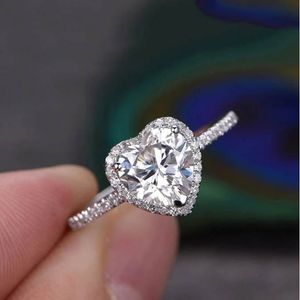 Nieuwe trendy kristal zirkon hartringen voor vrouwen verklaring verloving trouwring sieraden cadeau anillos mujer