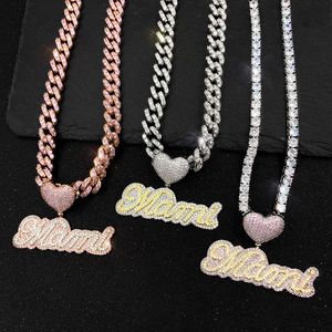 Nieuwe trendy mannen Vrouwen Joodsy Heart Geel wit Gold vergulde CZ Cursive Letters Aangepaste naam Hangketting met 3 mm 24inch touwketen