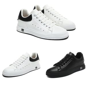 Nouveau tendance polyvalent petit blanc noir chaussures de course en cuir Base souple décontracté conseil baskets mocassins pour homme grande taille bas prix en gros A0116