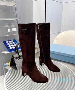 Nuevas botas con paneles triangulares Hasta la rodilla Tacón de bloque grueso Suela de cuero Bota de montar alta Diseñadores de lujo para mujer Zapatos de moda de alta calidad Calzado de fábrica Tamaño