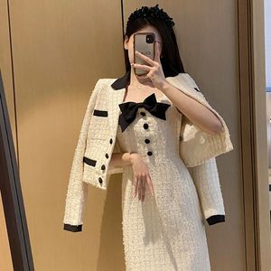 Nieuwe tweedelige jurk bijgesneden witte tweed jas Elegant bodycon Suspender Plaid Sets Koreaanse mode winterkleding jas Vrouwen 221010