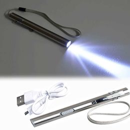 Nieuwe USB oplaadbare mini-zaklamp Energiebesparende draagbare LED-zaklamp Professionele medische handige penlamp met roestvrijstalen clip