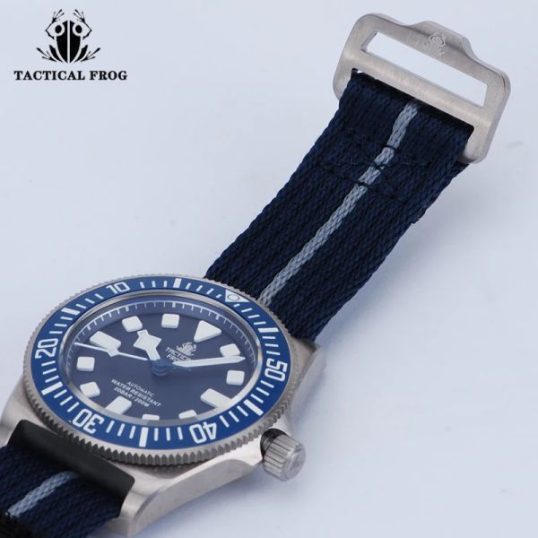 Nouveau V4 Tactical Frog FXD 42mm Watch for Men NH35 Mouvement mécanique automatique Titanium Sapphire Luminal 200m Dive Wristwatch