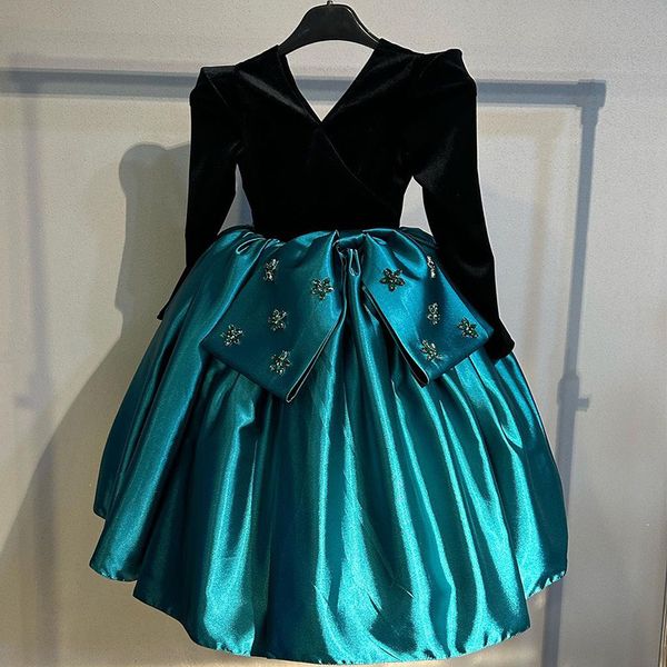 Nuevos vestidos de niña de satén veet para boda mangas largas vestidos de concurso para niños princesa cristales de la princesa de la primera comunión vestida elegante para niños