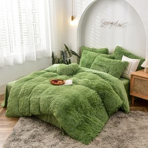 Nouveaux Ensembles de literie Velvet Mink Four Piece Ensemble en peluche Crystal Coral Couette Couette de couverture Coussin d'oreiller Couette Couette couettes Couette