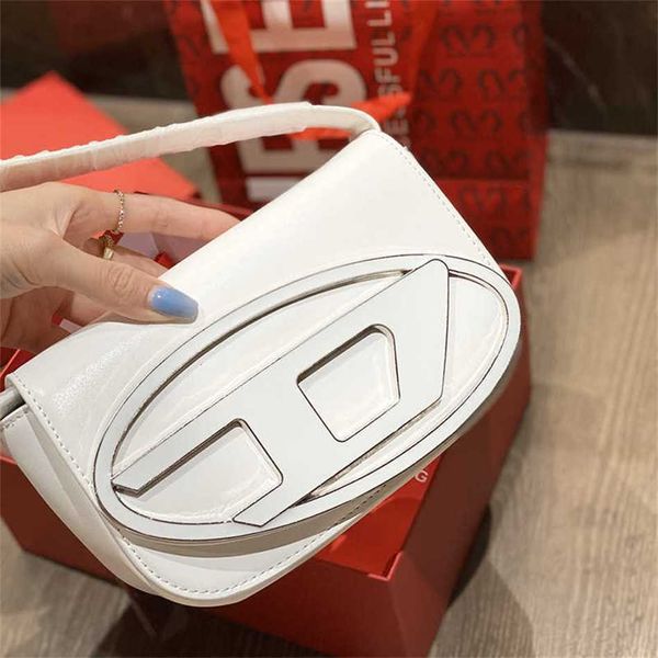 Nouveau sac à main polyvalent sous les bras au design unique Spicy Girl Half Moon Mirror 60% de réduction sur la boutique en ligne