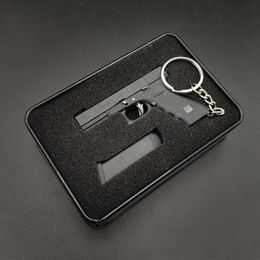 Nouvelle version shell éjection pistolet jouet modèle g17 hand stress relief fidget keyring sac keychain pendant métal alliage portable pistolet pistolet pistolet adultes boy cadeau 029