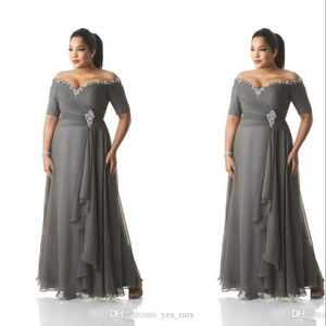 Nieuwe vintage Sliver Gray Mother Bruid Jurken Off Shoulder kristal kristalhokhuids vloer Lengte Chiffon Plus Size Wedding Guestgraden