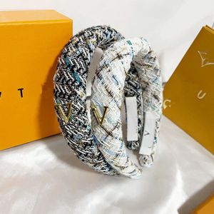 Nieuwe Wevende Textuur Haarband Jeugd Luxe Stijl Brede Rand Hoofdband Klassieke Designer Merk Haaraccessoires Herfst/Winter Nieuw Meisje Cadeau Hoofdband