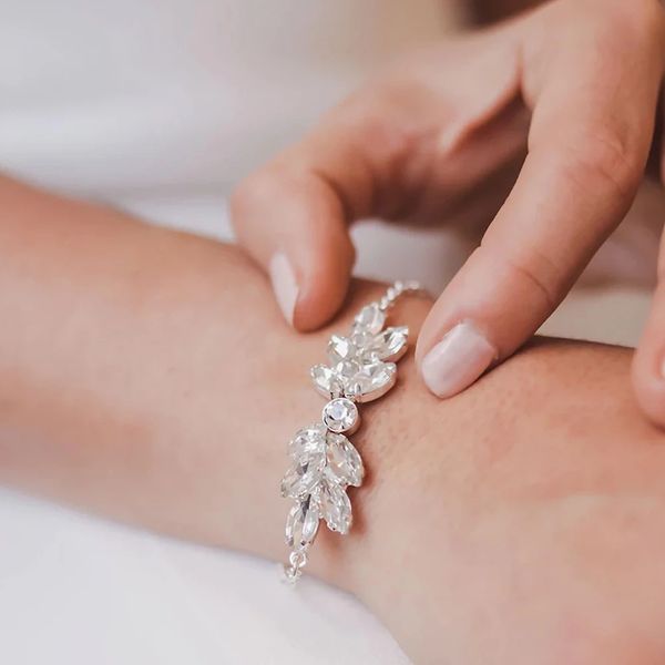 Bracelets de mariage en strass Floral, à la mode, brillant, feuille de diamant, accessoires de bijoux, pour femmes, nouvelle collection