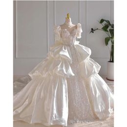 Nouveau mariage Fashion V-Neck Puff Sleeve Cathedral Train Per perle à paillettes Bride Robe personnalisée Elegant and Simple