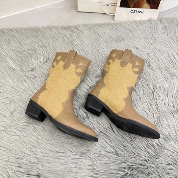 Nuevas botas de vaquero del Western para mujer, zapatos de punta estrecha para mujer, zapatos de gamuza con relieve, botas de tacón grueso a media pantorrilla para mujer