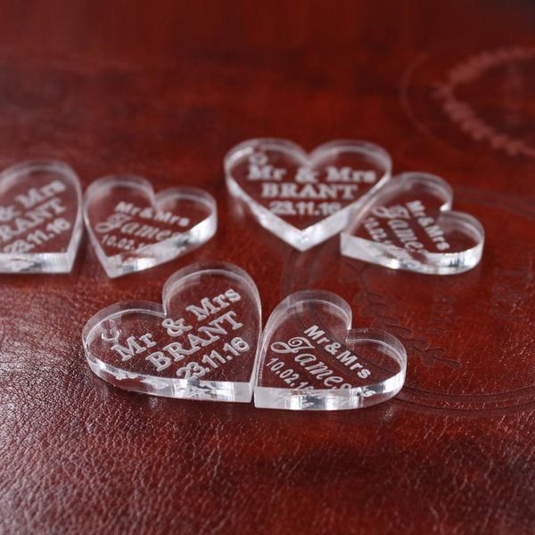 Nueva venta al por mayor-50 piezas Corazón de cristal personalizado MR MRS Love Heart Recuerdos de boda Decoración de mesa Centros de mesa Favores