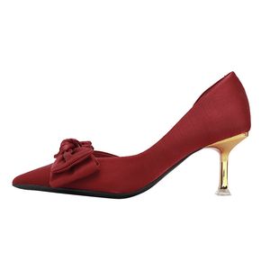 Nouveaux vin rouges Chaussures de mariage hautes talons féminines talons minces chaussures de mariée pointues finition satin Taille 34-39