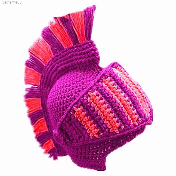 Nuevos sombreros divertidos hechos a mano de invierno Cool Red Tassel Roman Knight Helmet Mask Beanies Cosplay Caps Hombres Mujeres Gag Party Gifts L230621