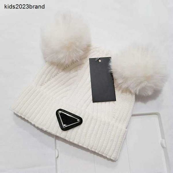 Nuevos gorros tejidos de invierno para bebé, gorros de abrigo para niños, decoración de bolas de felpa, gorros de ganchillo para niños