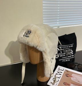 Leifeng – casquette d'hiver en peluche pour Couple, Bonnet unisexe en cuir épais et chaud, couvre-oreilles résistant au froid, vente en gros, chapeaux de vol