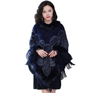 Invierno Cálido Plaid Fur Capes Cloak Ponchos para mujeres Chales de gran tamaño Wraps Cashmere Pashmina Mujer Borla Mujer 201214