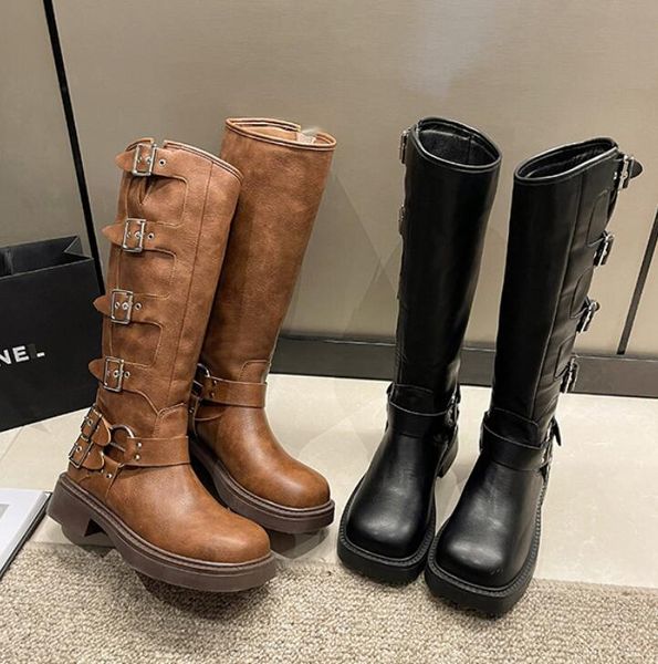 Nuevas botas de mujer hasta la rodilla plataforma tachonada primavera Caballero combate gótico elegante tacón medio zapatos de mujer calzado de motocicleta