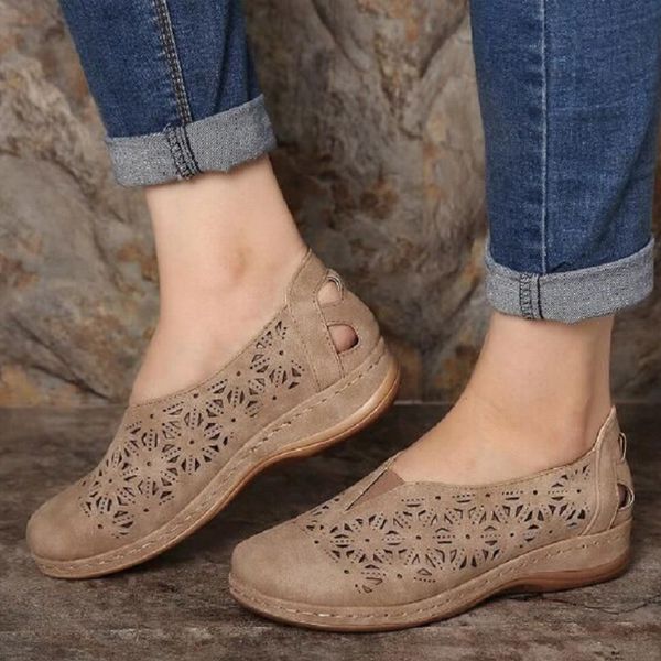 Nouvelle femme en cuir Vintage Sandales Sandales Femelle Croîchements Cendres Platform Chaussures Plus Taille Femmes Été Été Slip sur Mocassins Sandales