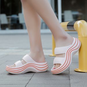 Nueva mujer verano playa zapatillas ligeras sandalias de baño para el hogar antideslizantes toboganes de interior suela suave EVA zapatos HKD230918
