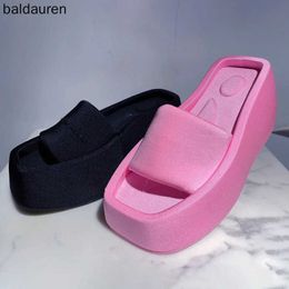 Nouvelles femmes Baldauren Platform Slippers Summer Square Toe Brand Satin Womensexy High Heels Chaussures Sandales de plage T230208 28347 Sexy