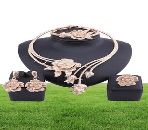 Nieuwe vrouwen Dubai Goud kleurstatement bloem kristal bruiloft accessoires ketting oorring ringbangle sieraden set2822438