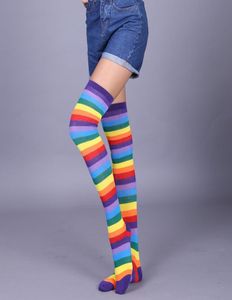 Nieuwe vrouwen Fashion Lady Dhing Over Knie Socks Rainbow Aankomst Hoog gestreepte lange stripey kous sok ademhaling goede elasticiteit sto5180972