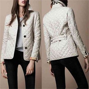 Nouvelles femmes veste hiver automne gros-manteau de mode coton veste mince style britannique plaid quilting rembourré Parkas WWSV