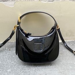 Nouvelles femmes miui hobo sac mode créateur brevet en cuir crossbody sac jardware rythme réglable sac à main