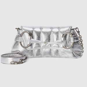 Nuevo bolso de hombro Hobo para mujer Bolso de diseñador Bolso cruzado para mujer Cuero de vaca Accesorios de hebilla de hardware de cuero genuino 10a Embrague de cadena de alta calidad