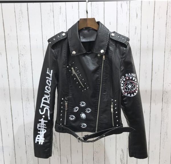 Nuevas mujeres Remache Cremallera Hombro Insignia Flip Collar Suelto Abrigo de cuero para mujer Cuero artificial Chaqueta de cuero suave Pu Moto Bike Black Punk Coat