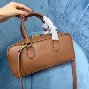 Nuevo bolso de hombro para mujer Bolso cruzado de alta calidad personalizado Bolso de cuero de vaca Correa de hombro forrada de satén de algodón extraíble Muy elegante 5BB148