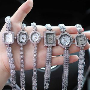 Nouvelle montre pour femme Style pointeur diamant incrusté coquille visage Quartz Bracelet étanche montre de mode tendance 231015