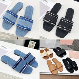 Nouvelles femmes pantoufles concepteurs sandales bleu denim diapositives toile plate pantoufle de maison d'été de poule de réconfort des tongs des tongs chaussures de plage avec boîte 571