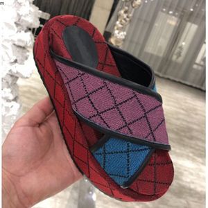 nouvelles femmes pantoufles voyage loisirs chaussures maison confort sandales bout ouvert anti-dérapant chaussures à semelles souples mode grandes chaussures MKJL84688