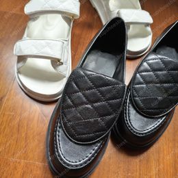 10A Top Designer Chaussures Loafers Chaussures habillées pour femmes 100% Sandales en cuir réel pour femmes Moccasin chaussures plates en peau d'agneau pantoufles matelasses talons matériels plate-forme 35-41