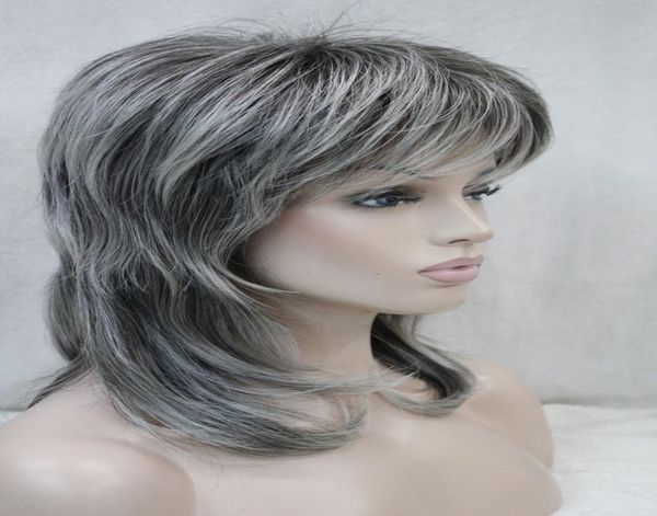 Nueva peluca women039s longitud media gris en capas hombro largo pelo sintético peluca completa2301031
