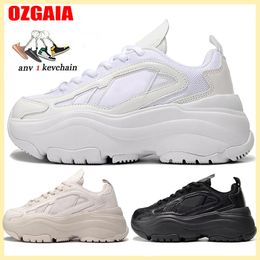 Nuevos zapatos casuales para mujeres Ozgaia papá zapatillas blancas blancas blancas deportes al aire libre entrenadores 36-40