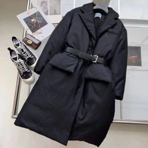 Nueva chaqueta de plumón para mujer Chaquetas de invierno Abrigos Cuello de pelo de mapache real Parkas de moda cálidas con cinturón Abrigo de algodón para mujer Prendas de abrigo Bolsillo grande