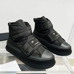 Nouvelles chaussures habillées pour femmes Designer plate-forme talons de sport décontracté sneaker 23ss f / w girls classiques blancs noirs chaussures de chaussures de chaussures avec sacs à poussière