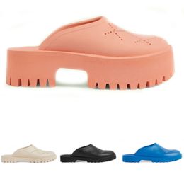 Nieuwe Womens Platform Geperforeerde Sandaal Designer Vrouwen Slipper Mules Rubber Slides Lug zool Hoge Hak Hoogte PVC Loafers Paars Zwart maat 35-44