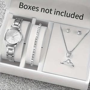 Nieuwe dames horloge set modieus licht luxe veelzijdige kwarts horloge armband ring oorrang ketting set