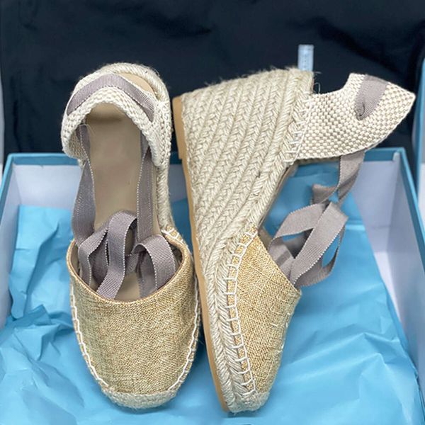 Nouvelles femmes Sandales compensées Designers Espadrilles Talons hauts Plate-forme en cuir Talons Cheville Lacets Summer Beach Mode Paille Chaussures décontractées avec boîte 536